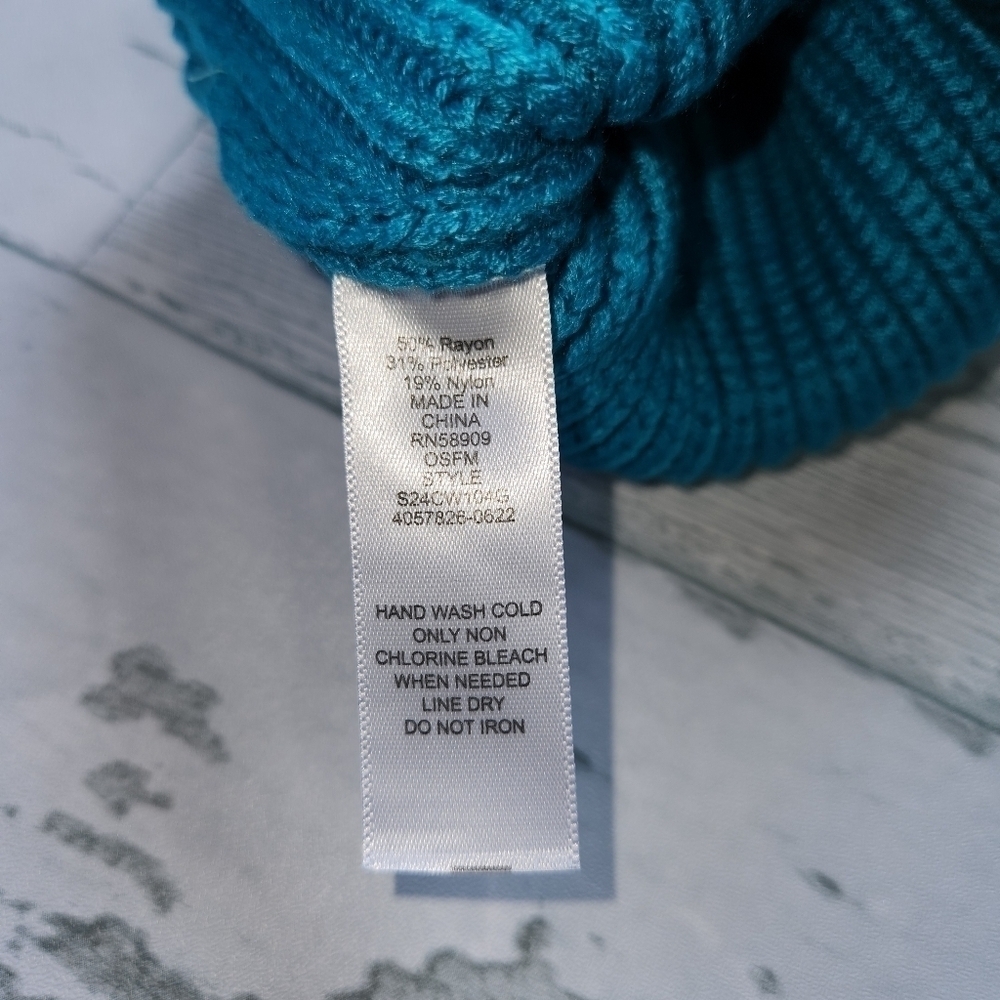 Gianni Bini NWT Girls Teal Cable Knit Hat One Size - Picture 5 of 6